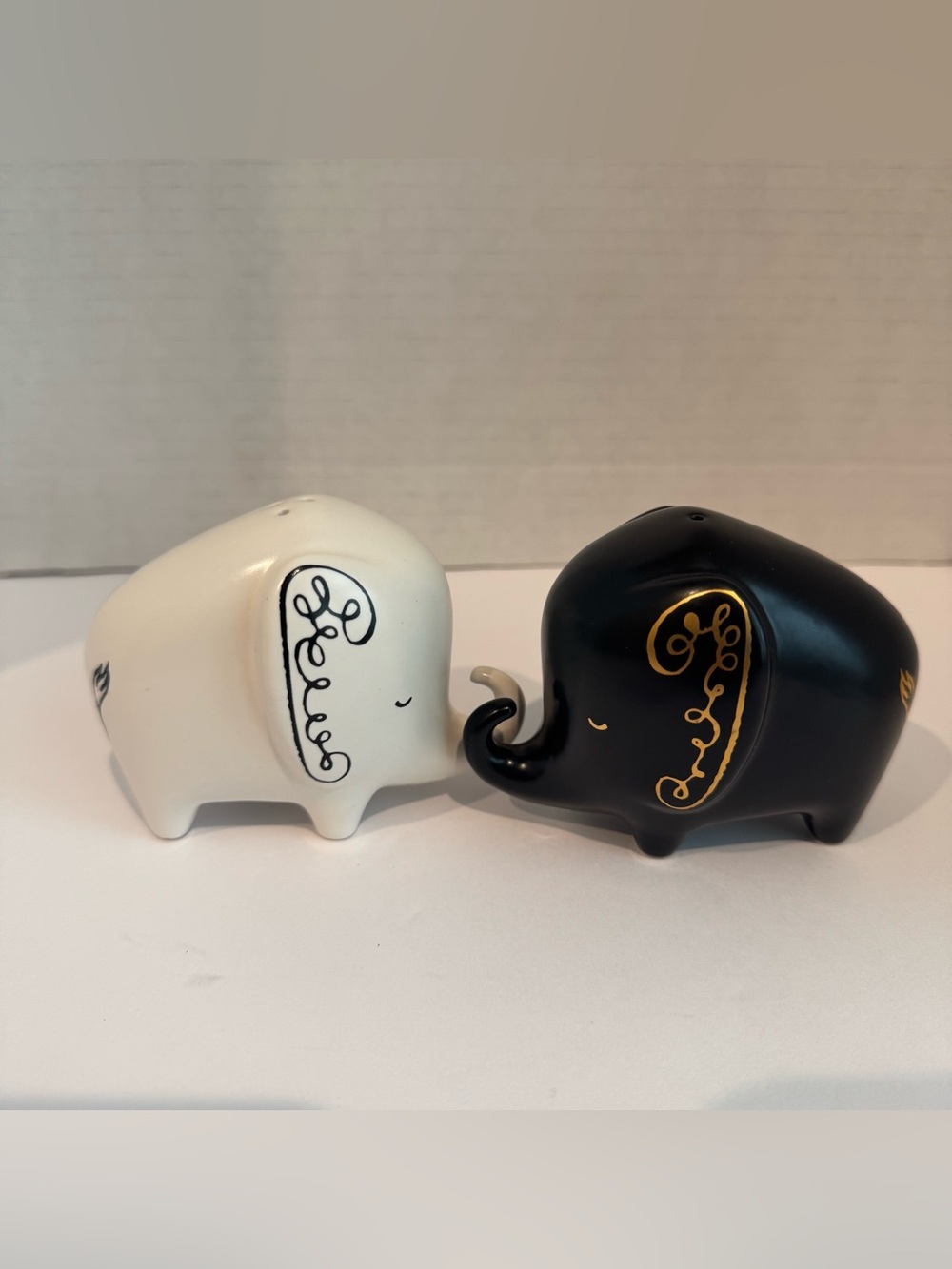 Kate Spade Lenox Woodland Park Elephant Salt & Pepper Shakers Set Black & White